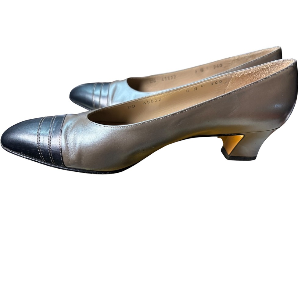 Salvatore Ferragamo Womens Champagne Navy Blue Cap Toe Leather Pumps Size 8 B - Picture 5 of 8